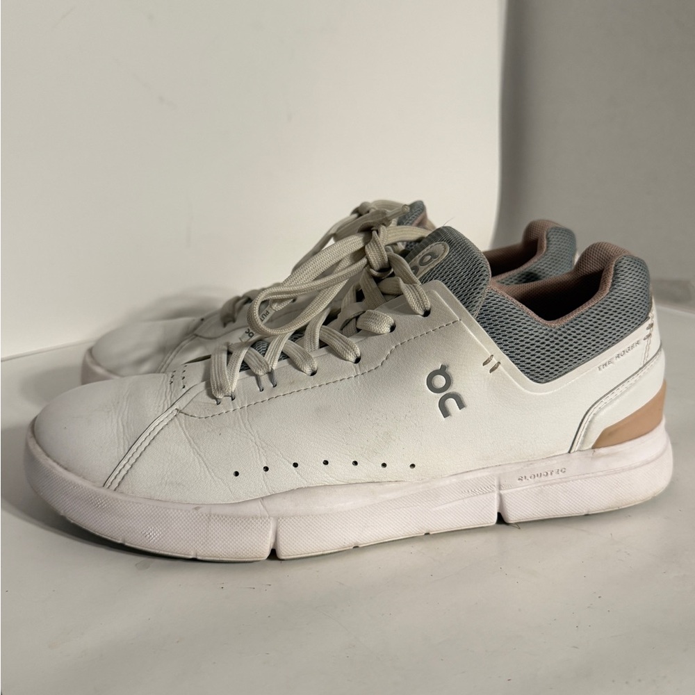 On Cloud The Roger Advantage Women’s Sz. 9.5 Tennis Shoes Walking